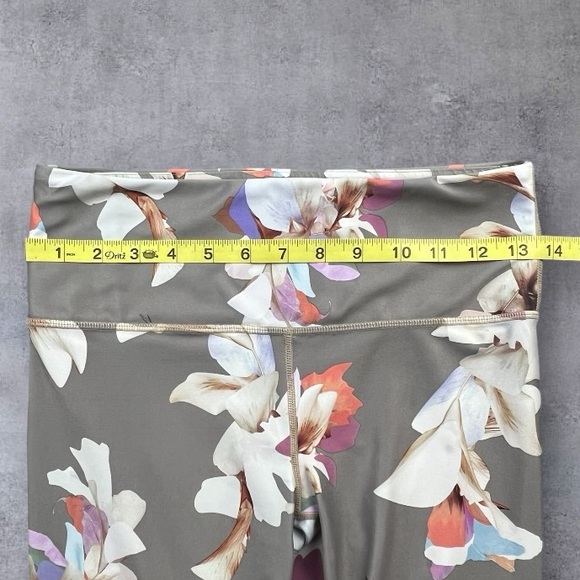 Athleta Gray Floral Elation Paradise 7/8 Tight Yoga Gym Fitness Pants Sz: Small - Picture 10 of 12
